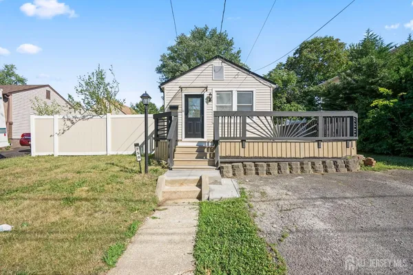 $2,600 | 250 Brookside Avenue, South Amboy, NJ 08879