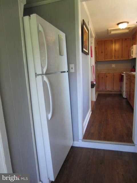 429 Silver Run Road Edgewater, MD 21037 - Photo 11 of 28 Kitchen