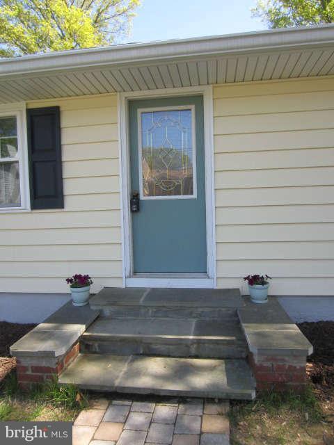 429 Silver Run Road Edgewater, MD 21037 - Photo 4 of 28 Exterior (Front)