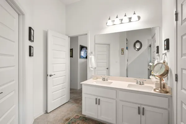 $1,800 | 128 River Hills Drive, Georgetown, TX 78628
