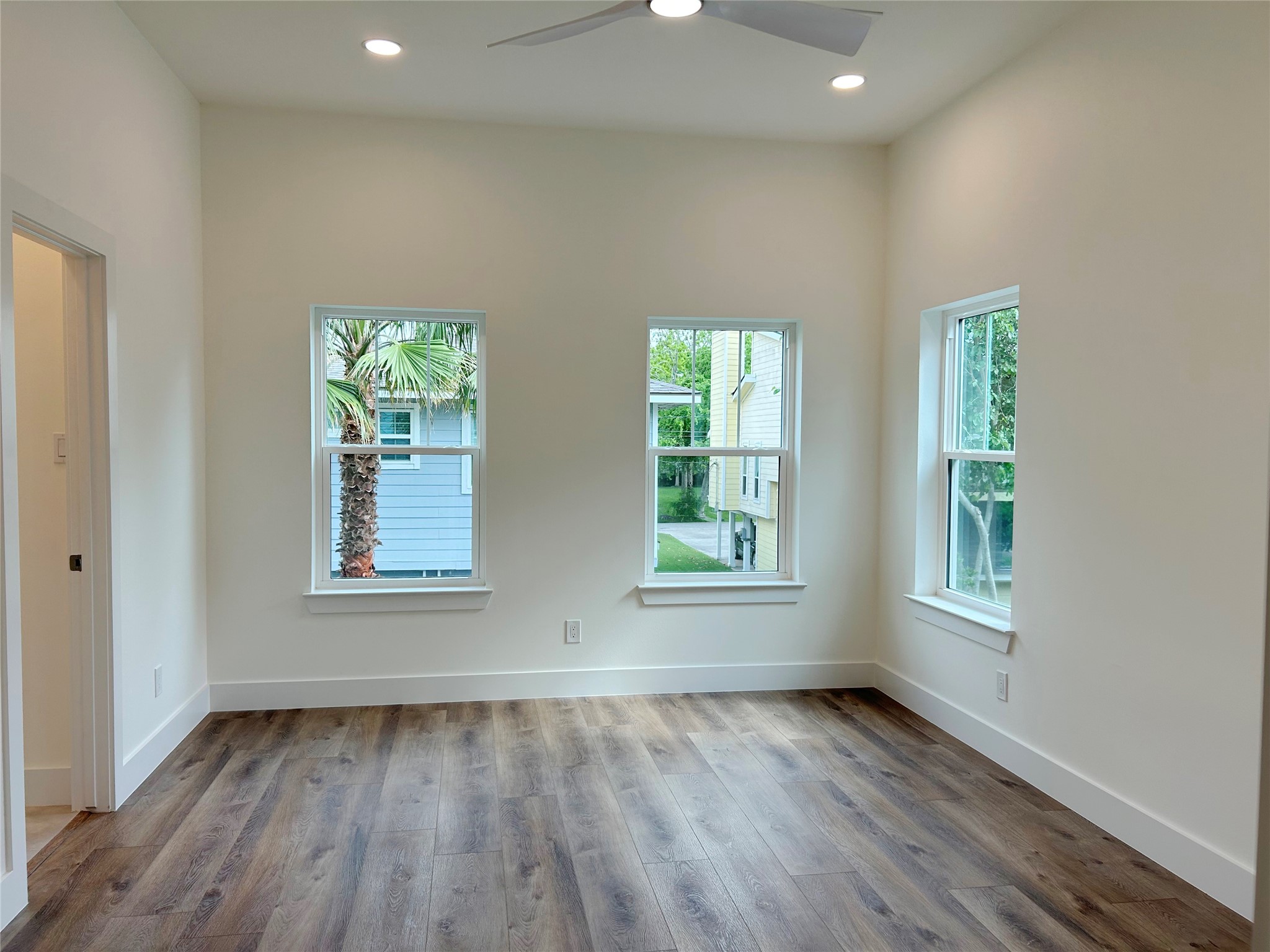 922 Elm Road Clear Lake Shores, TX 77565 - Photo 10 of 22 Primary Bedroom