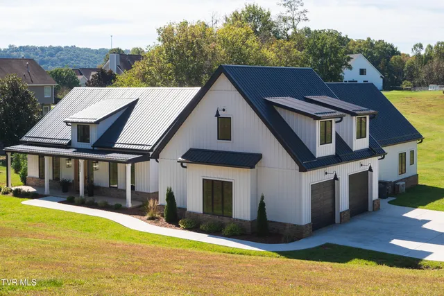 $1,125,000 | 3832 Lake Valley Drive, Kingsport, TN 37664