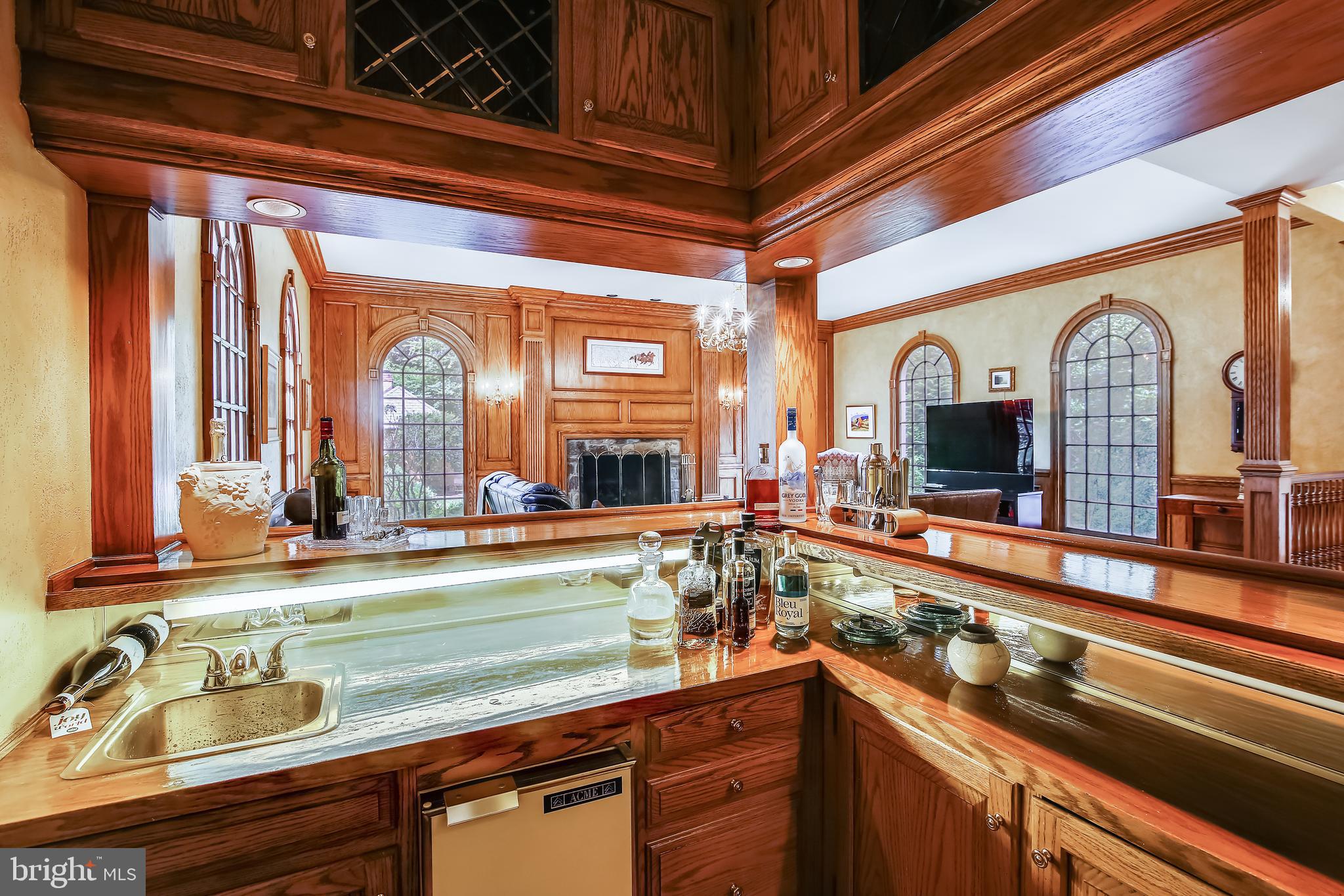 8723 Persimmon Tree Road Potomac, MD 20854 - Photo 17 of 81 Bar in family rm