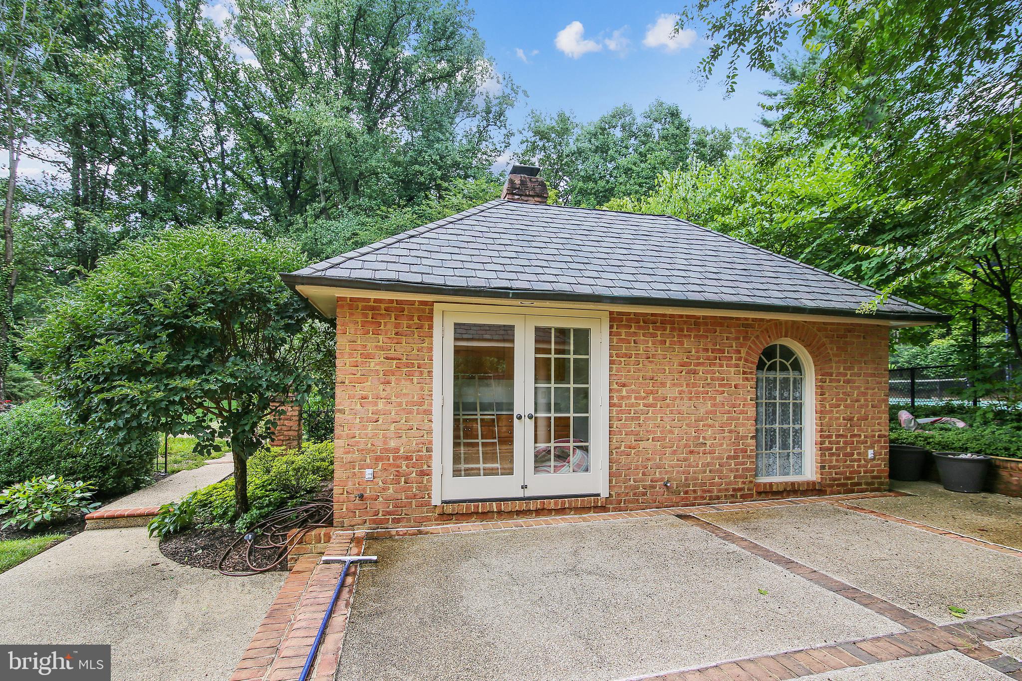 8723 Persimmon Tree Road Potomac, MD 20854 - Photo 37 of 81 Pool house
