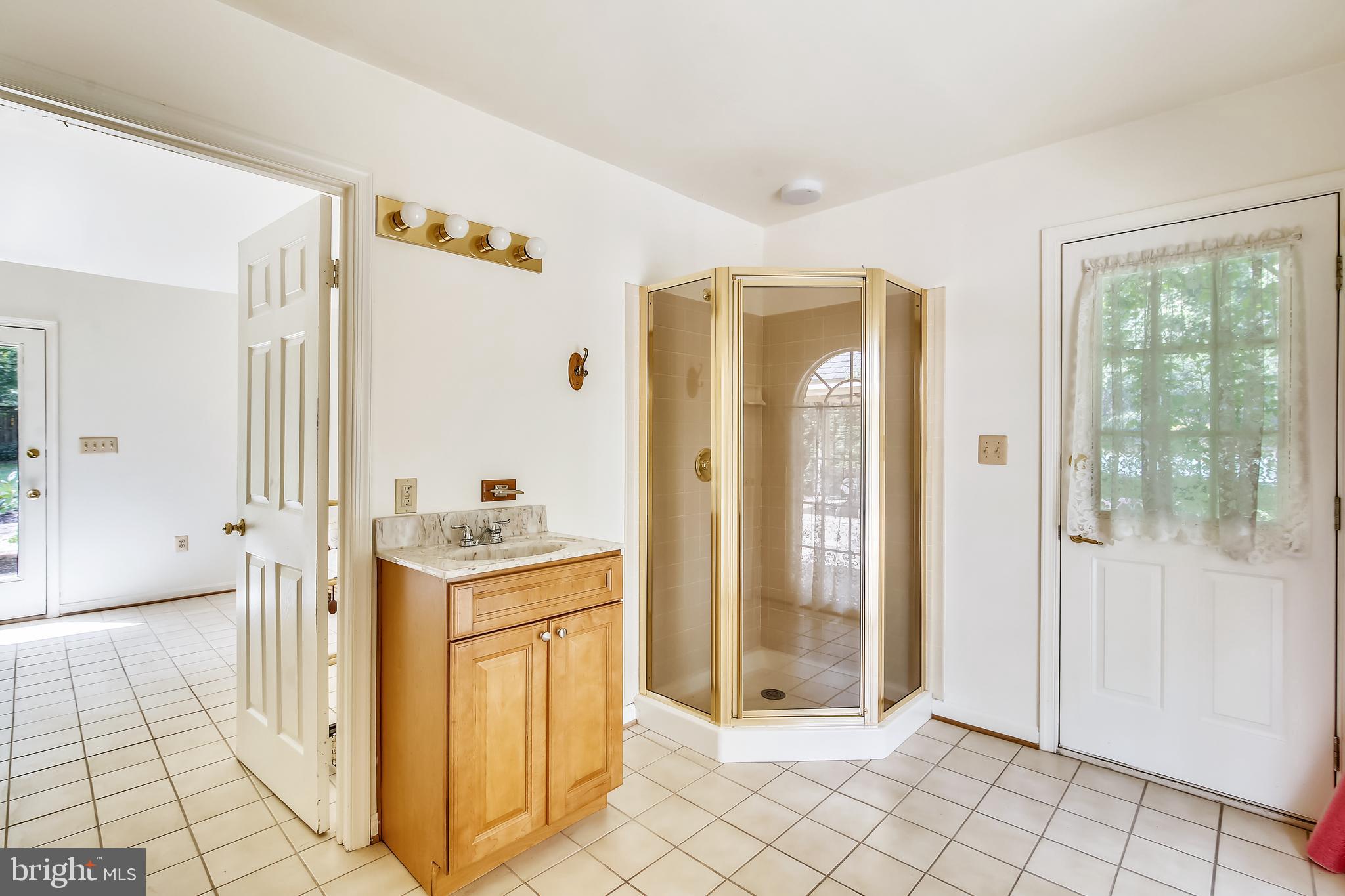 8723 Persimmon Tree Road Potomac, MD 20854 - Photo 39 of 81 Pool house bathroom