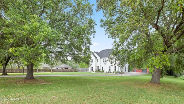$649,999 | 2085 Main, Arnaudville, LA 70512