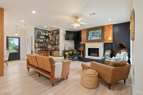 $649,999 | 2085 Main, Arnaudville, LA 70512