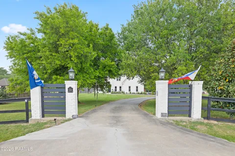 $649,999 | 2085 Main, Arnaudville, LA 70512