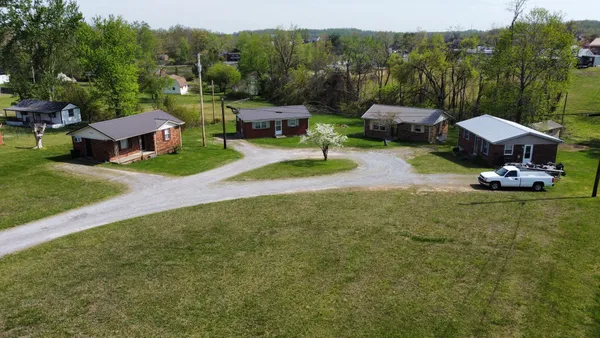 $650,000 | 204 George Akins Road, Westmoreland, TN 37186