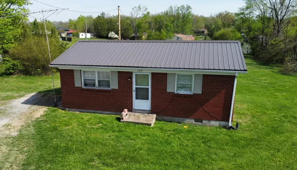 $650,000 | 204 George Akins Road, Westmoreland, TN 37186