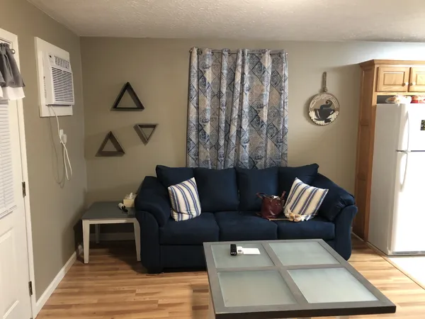 $650,000 | 204 George Akins Road, Westmoreland, TN 37186