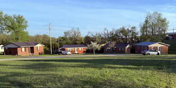 $650,000 | 204 George Akins Road, Westmoreland, TN 37186