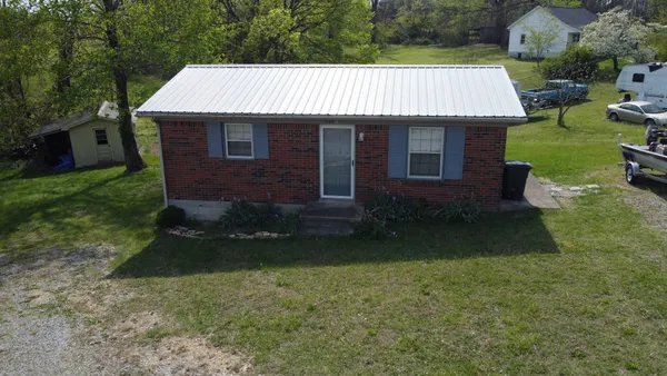 $650,000 | 204 George Akins Road, Westmoreland, TN 37186