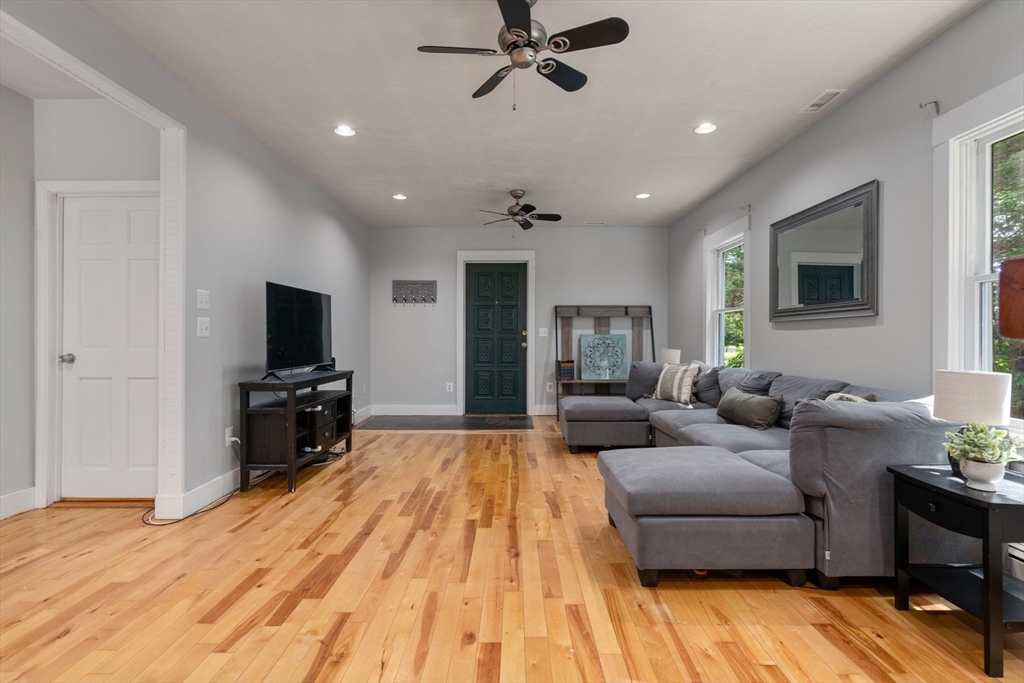 5 Westover Road Worcester, MA 01606 - Photo 8 of 35 Gallery Image 8