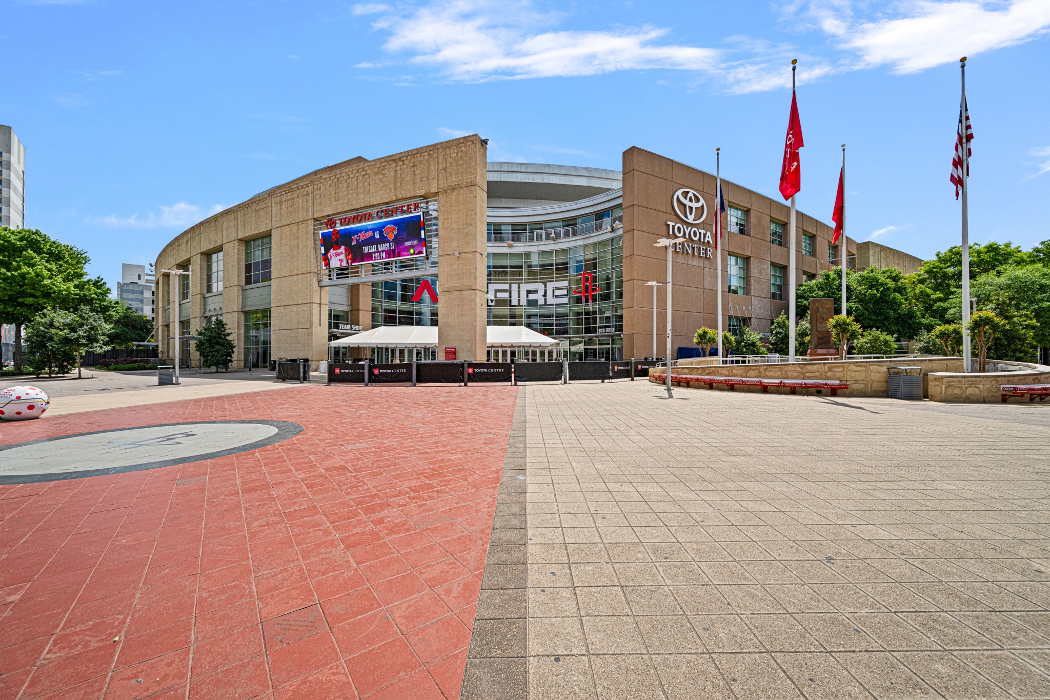 1727 Hadley Street Houston, TX 77003 - Photo 32 of 38 Enjoy a short walk to your favorite games and events at the Toyota Center.