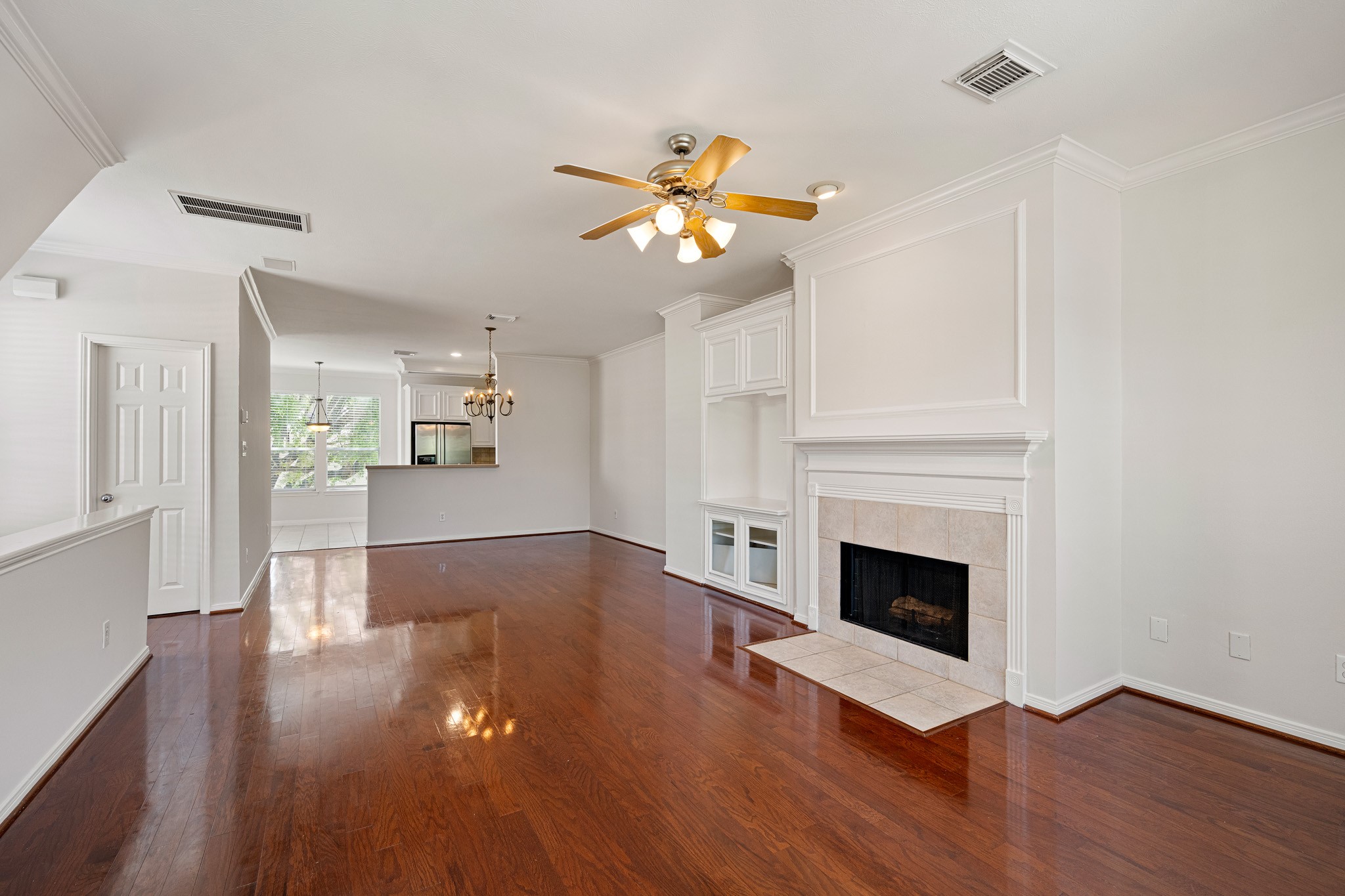 1727 Hadley Street Houston, TX 77003 - Photo 9 of 38 Open-concept layout perfect for everyday living and effortless entertaining.
