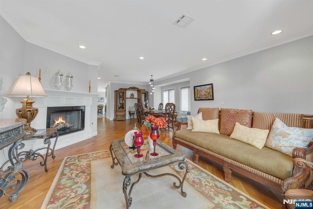 440 Morningside Avenue, Unit B Fairview, NJ 07022 - Photo 14 of 32