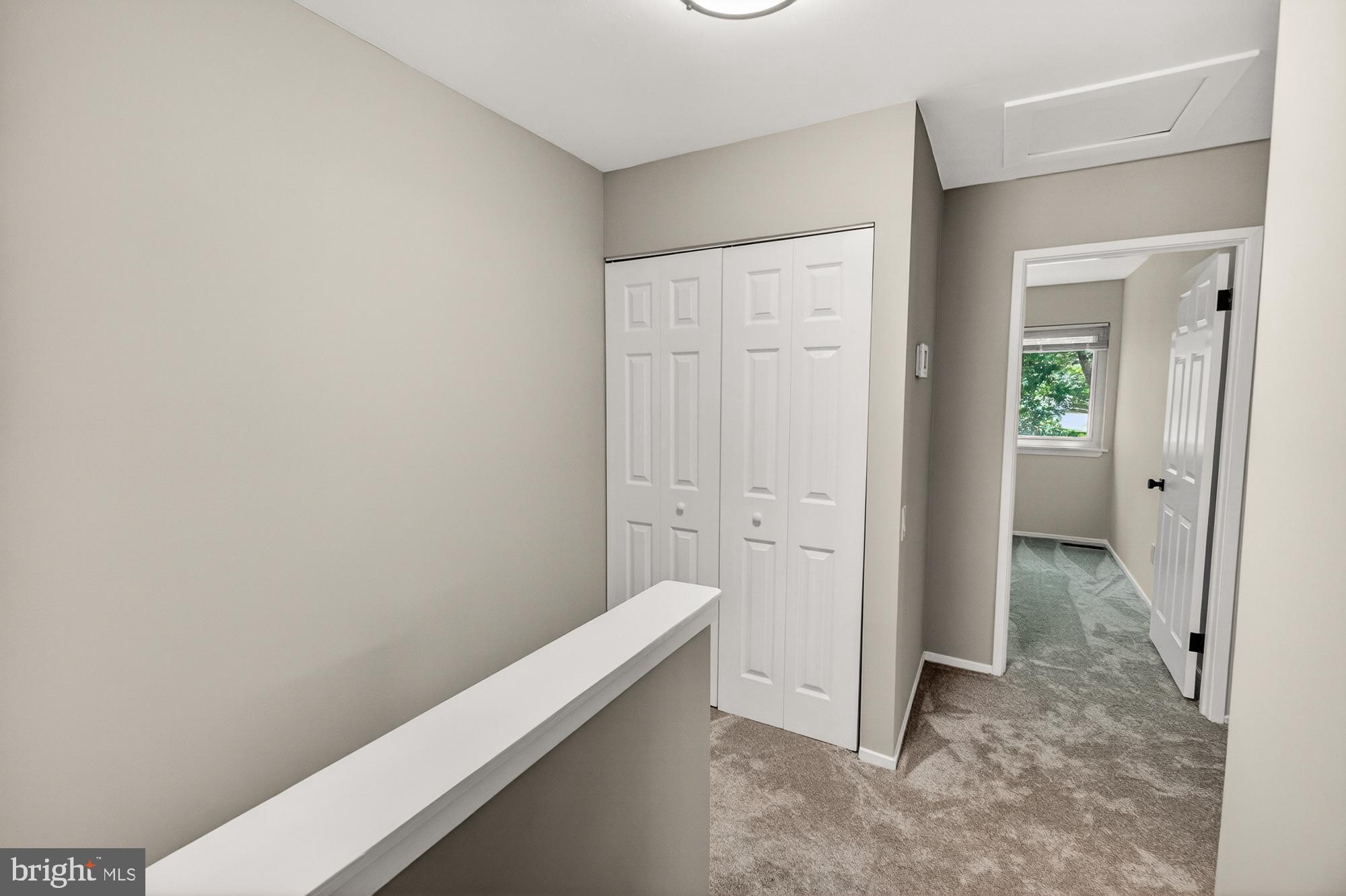 19346 Keymar Way Gaithersburg, MD 20886 - Photo 23 of 41 Upstairs foyer