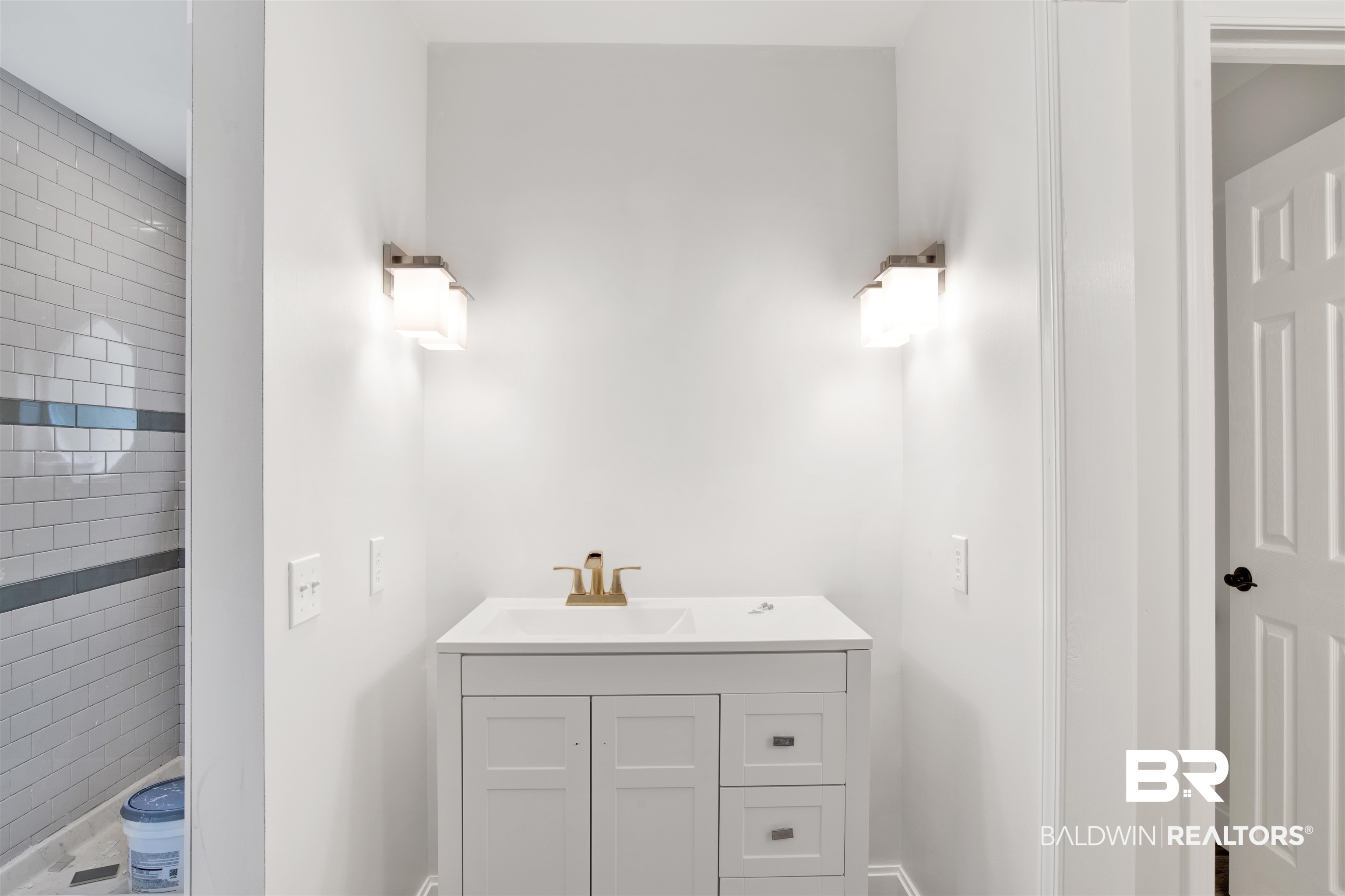 7641 Hitt Road Mobile, AL 36695 - Photo 19 of 29 Bathroom featuring vanity