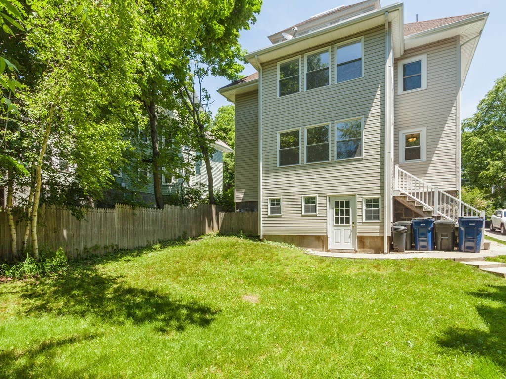 40 Manthorne Road Boston, MA 02132 - Photo 17 of 18 Gallery Image 17