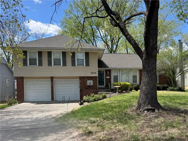 $378,000 | 9818 Melrose Street, Overland Park, KS 66214