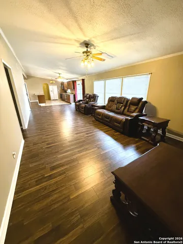 $2,000 | 212 Thornton Lane, Lakehills, TX 78063