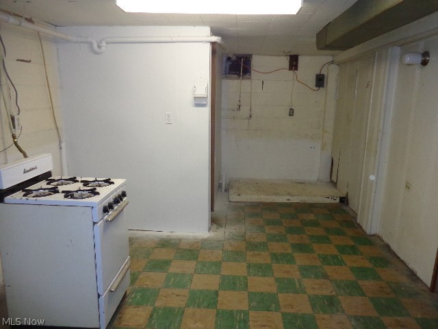 65 Taylor Road Barberton, OH 44203 - Photo 18 of 25 Gallery Image 18