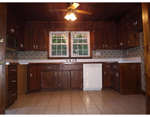 5 Betty Spring Road Freetown, MA 02717 - Photo 3 of 4