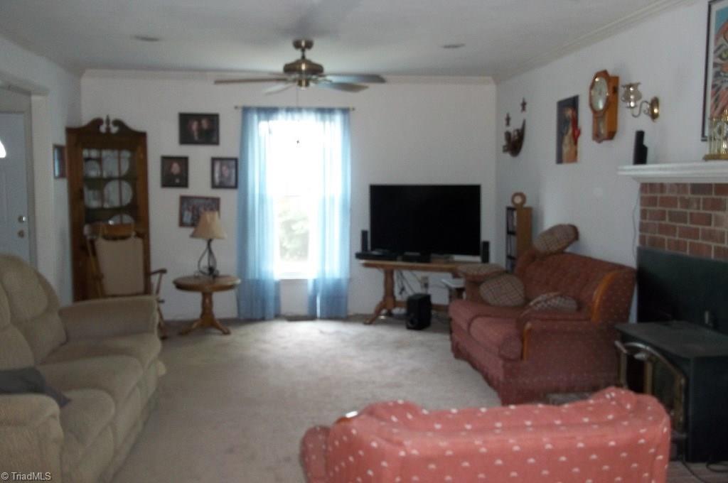 635 Ritters Lake Road Greensboro, NC 27406 - Photo 2 of 13 Gallery Image 2