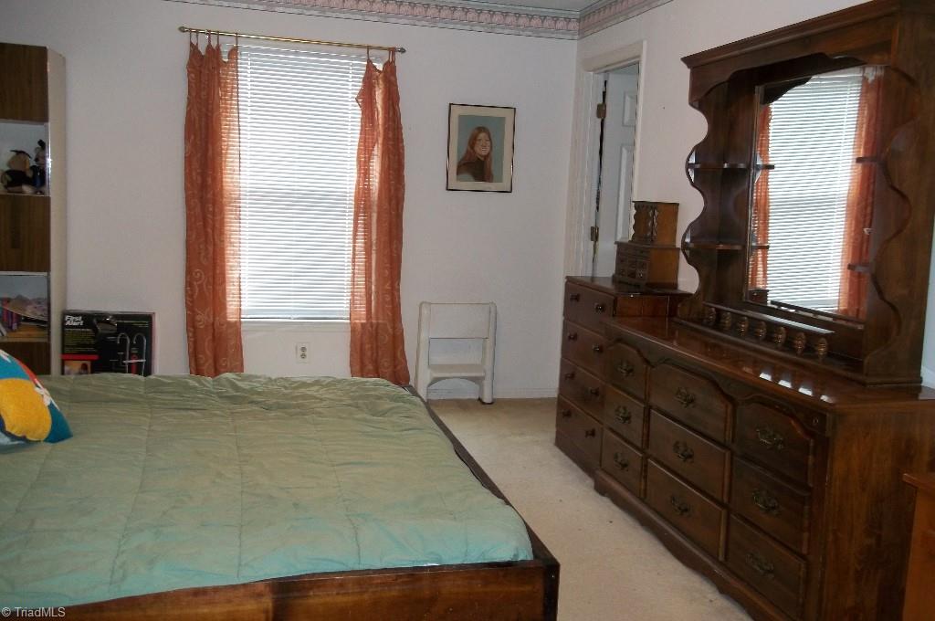 635 Ritters Lake Road Greensboro, NC 27406 - Photo 7 of 13 Gallery Image 7