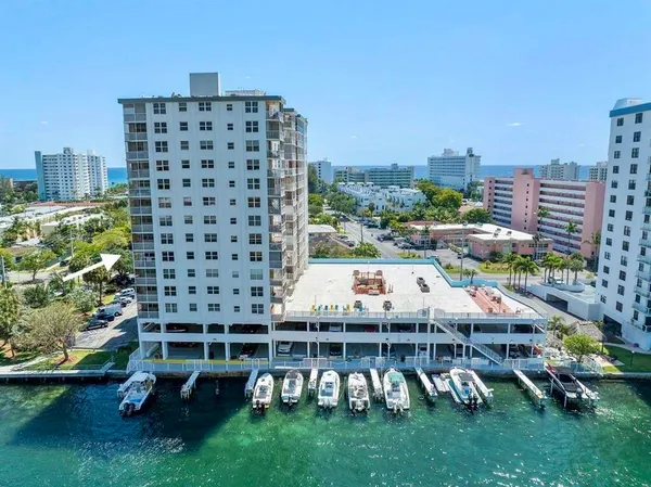 $2,400 | 1505 North Riverside Drive, Unit 1403, Pompano Beach, FL 33062