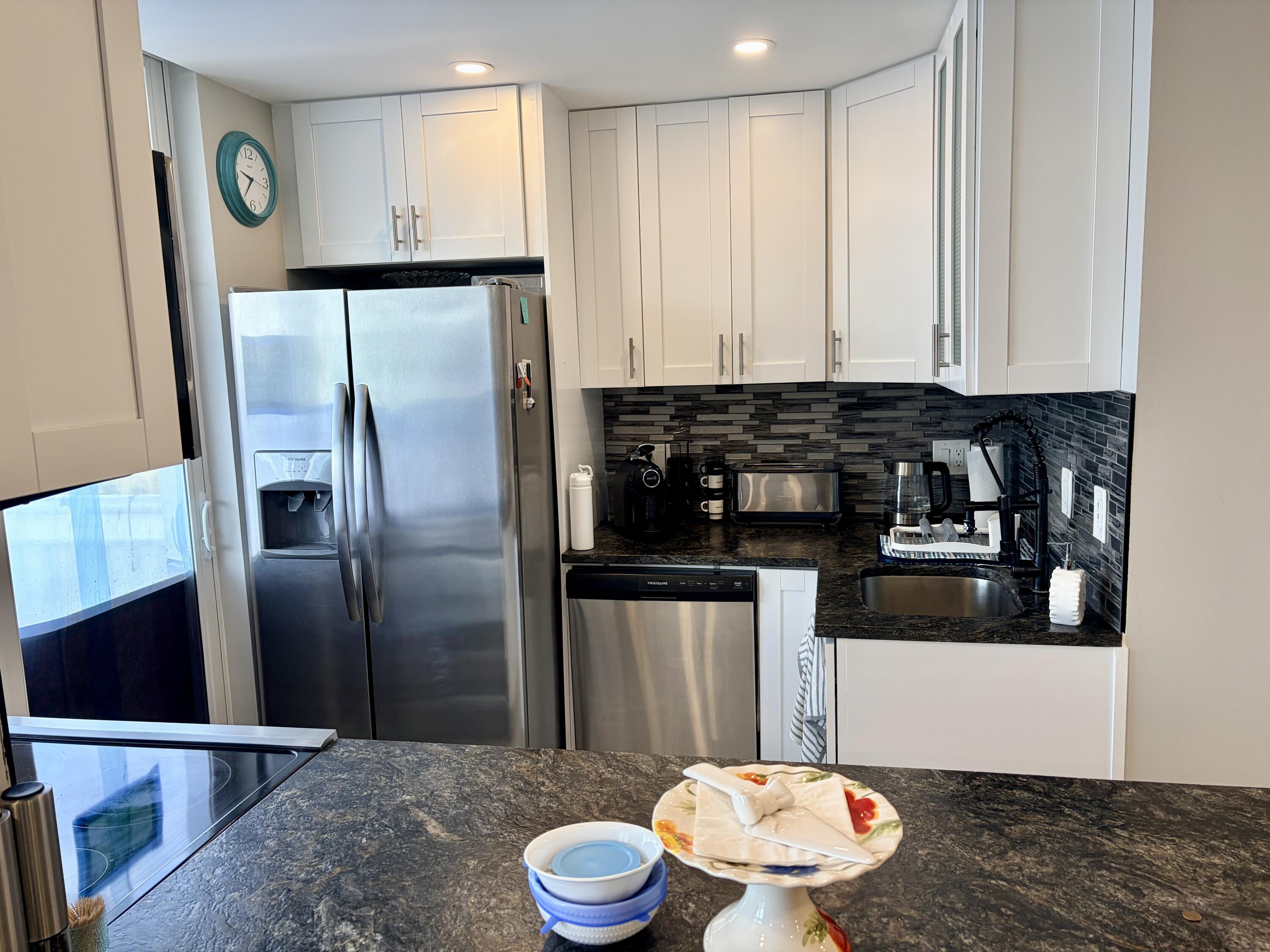 1505 North Riverside Drive, Unit 1403 Pompano Beach, FL 33062 - Photo 8 of 20 IMG_1759