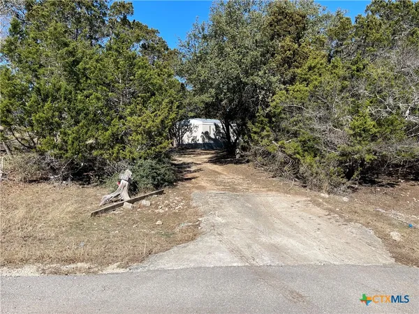 $1,475 | 317 King William, Canyon Lake, TX 78133