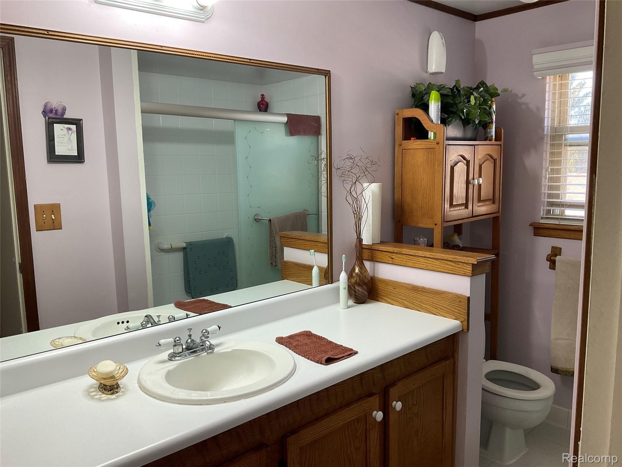 3142 Elmcrest Road Sterling Heights, MI 48310 - Photo 23 of 41 B4A68C6A-09CD-4275-B6FC-A8A21EA03088.jpeg
