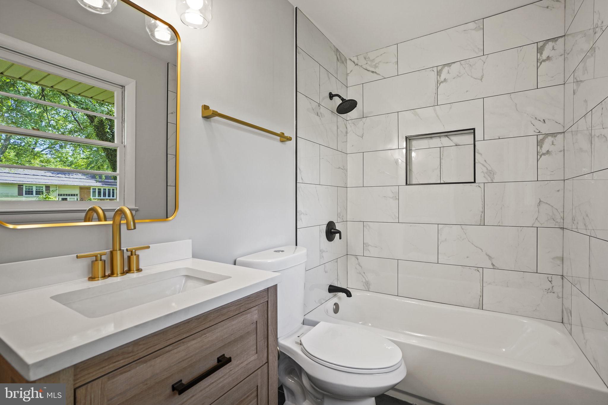 9412 Robnel Avenue Manassas, VA 20110 - Photo 2 of 20