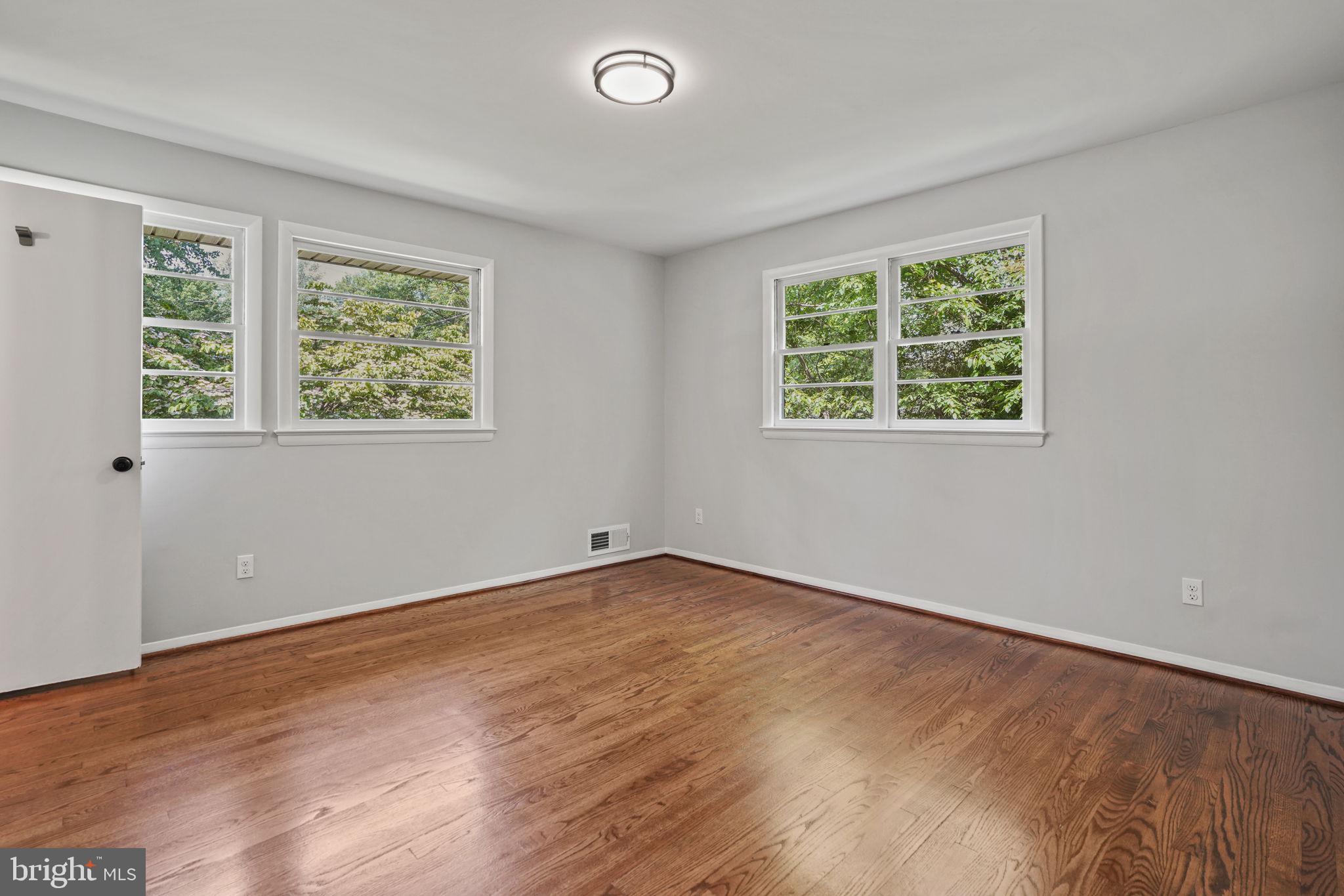 9412 Robnel Avenue Manassas, VA 20110 - Photo 4 of 20