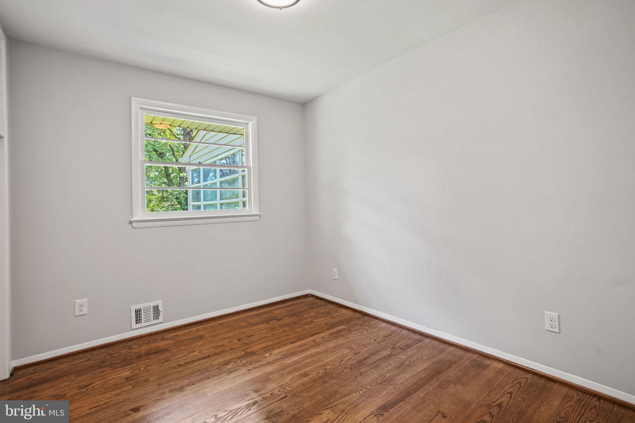 9412 Robnel Avenue Manassas, VA 20110 - Photo 6 of 20