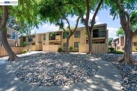 $378,950 | 8975 Alcosta Boulevard, Unit 132, San Ramon, CA 94583