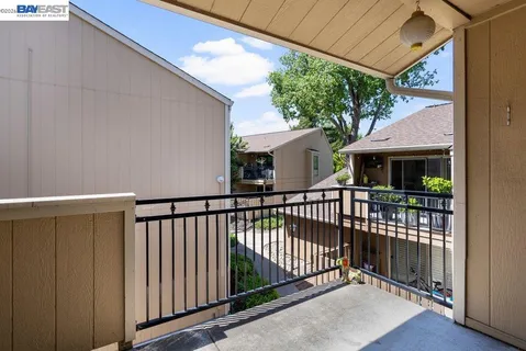 $378,950 | 8975 Alcosta Boulevard, Unit 132, San Ramon, CA 94583