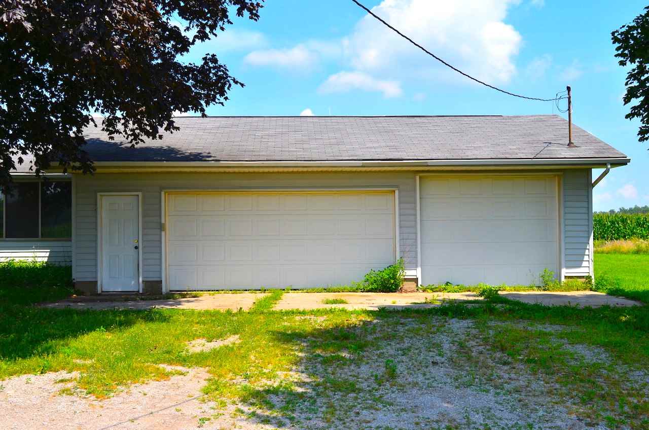 9318 Frazier Road Fort Wayne, IN 46818 - Photo 4 of 26