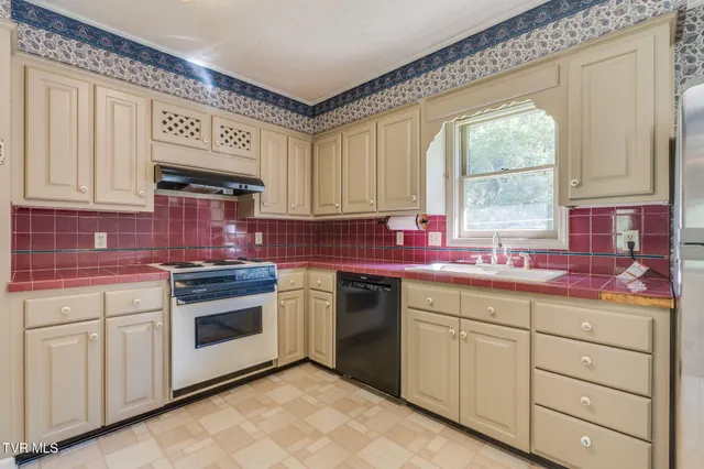 $384,900 | 1605 Ryder Church Road, Bluff City, TN 37618