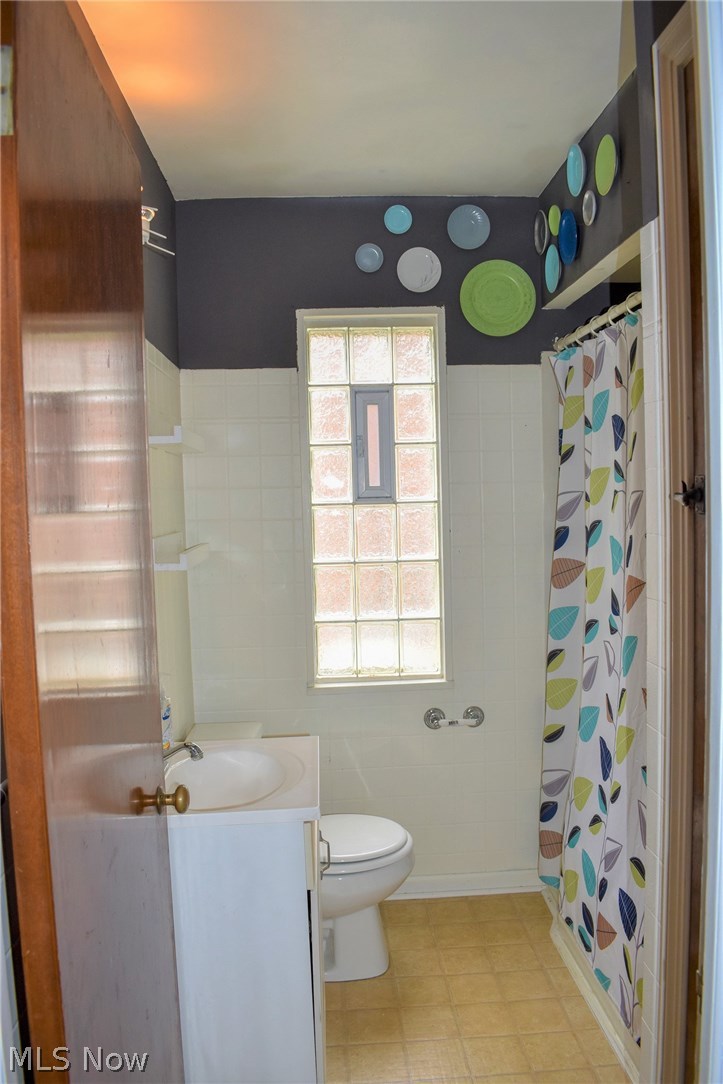2608 Ralph Avenue Cleveland, OH 44109 - Photo 8 of 17 Gallery Image 8