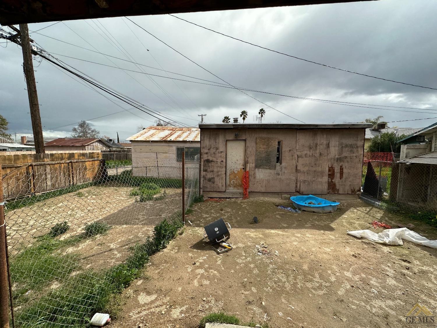 Undisclosed Address Taft, CA 93268 - Photo 19 of 22 a view of a room with gym equipment