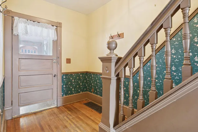 $300,000 | 1435 Albany Avenue, St. Paul, MN 55108