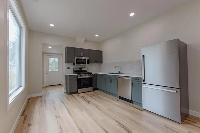 $1,400 | 1516 South 15th Street, Kansas City, KS 66103