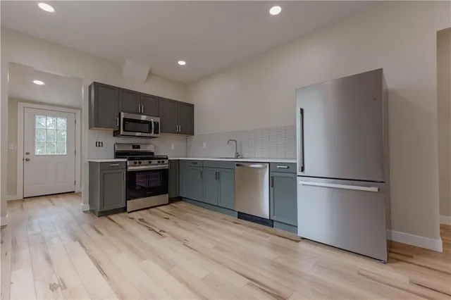 $1,400 | 1516 South 15th Street, Kansas City, KS 66103