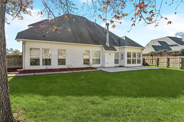 $3,200 | 1398 Stillwater Drive, Mandeville, LA 70471