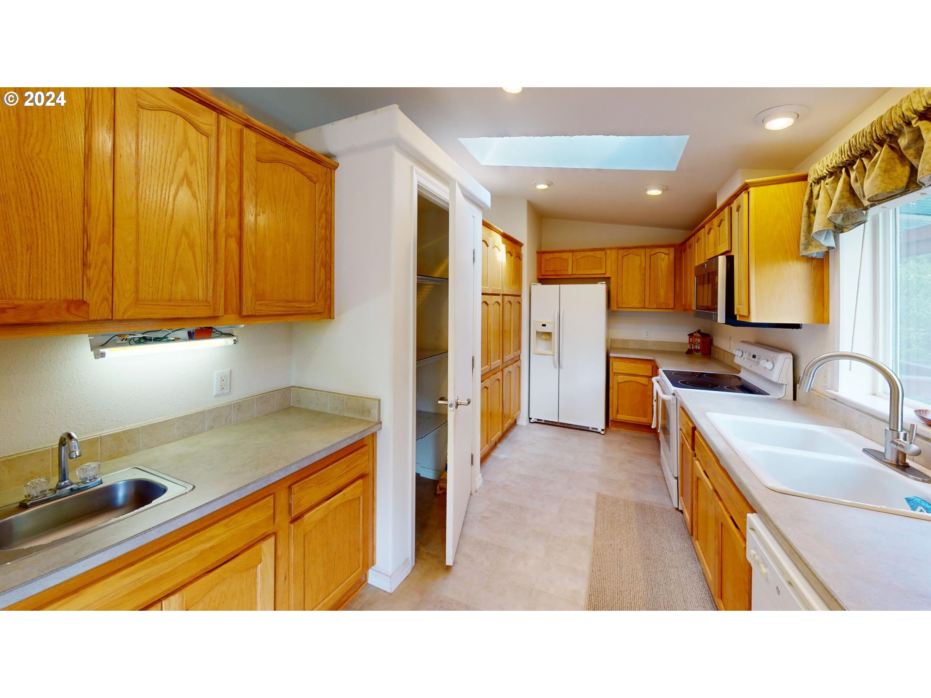 95664 Jerry's Flat Road Gold Beach, OR 97444 - Photo 12 of 44 Kitchen