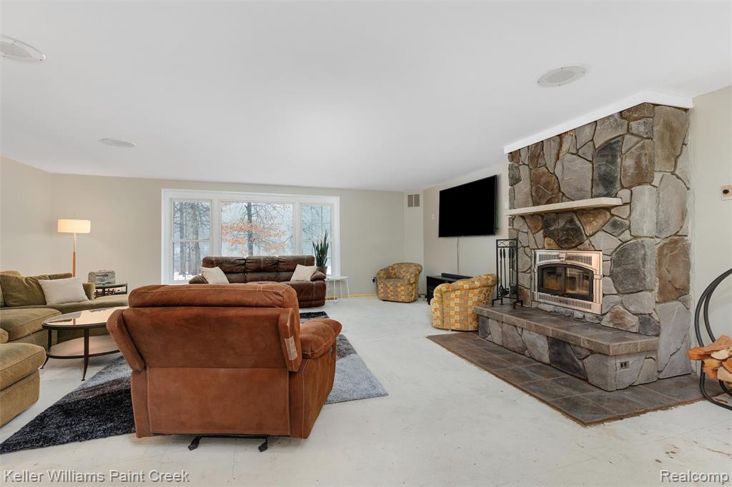 3780 Bass Lake Road Commerce Township, MI 48382 - Photo 19 of 45