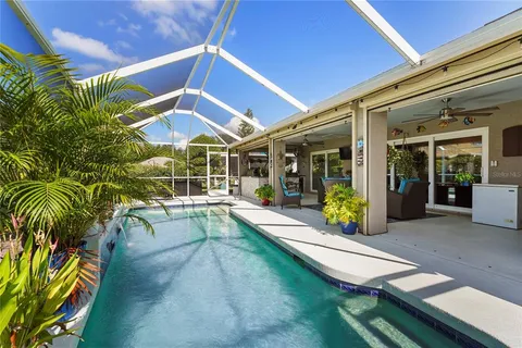 $525,000 | 5810 31st Court East, Bradenton, FL 34203